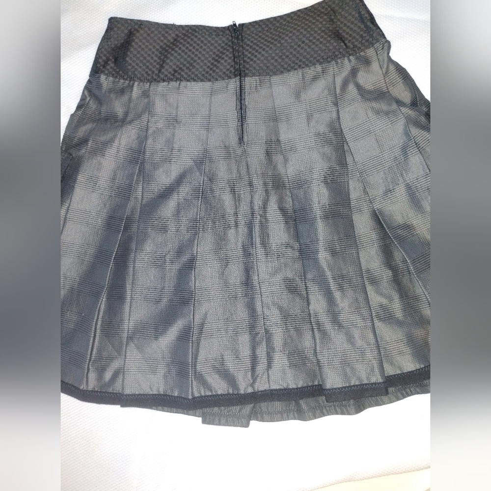 Le Cabochon Plaid Pleated skirt, gray size 6, great condition, made in Italy - Picture 3 of 8